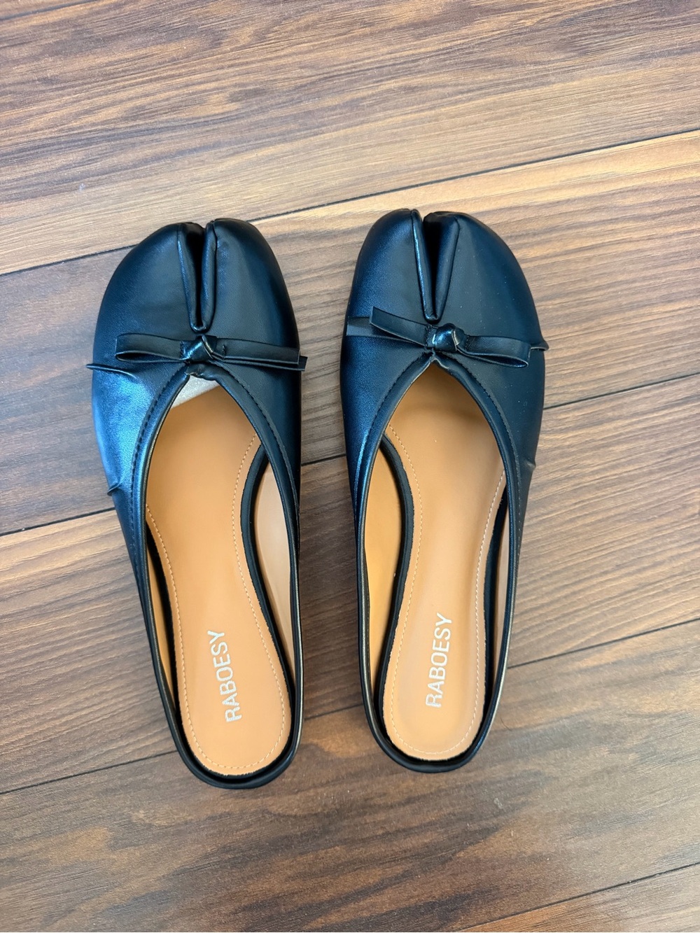 Unworn Tabi mule flats